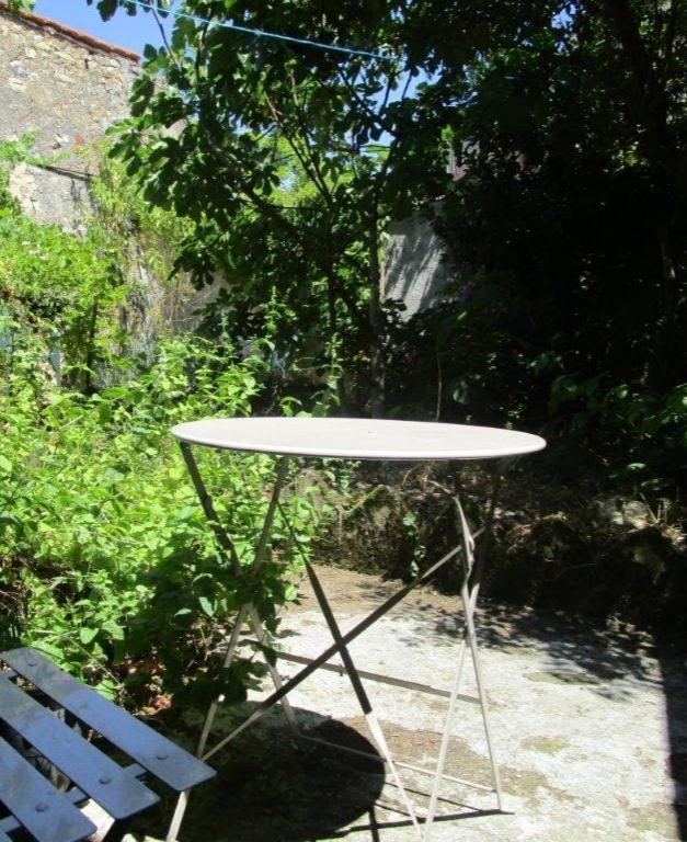 Maison Berrichonne 2 Chambres Cour Et Jardin Saint-Marcel  Exterior photo