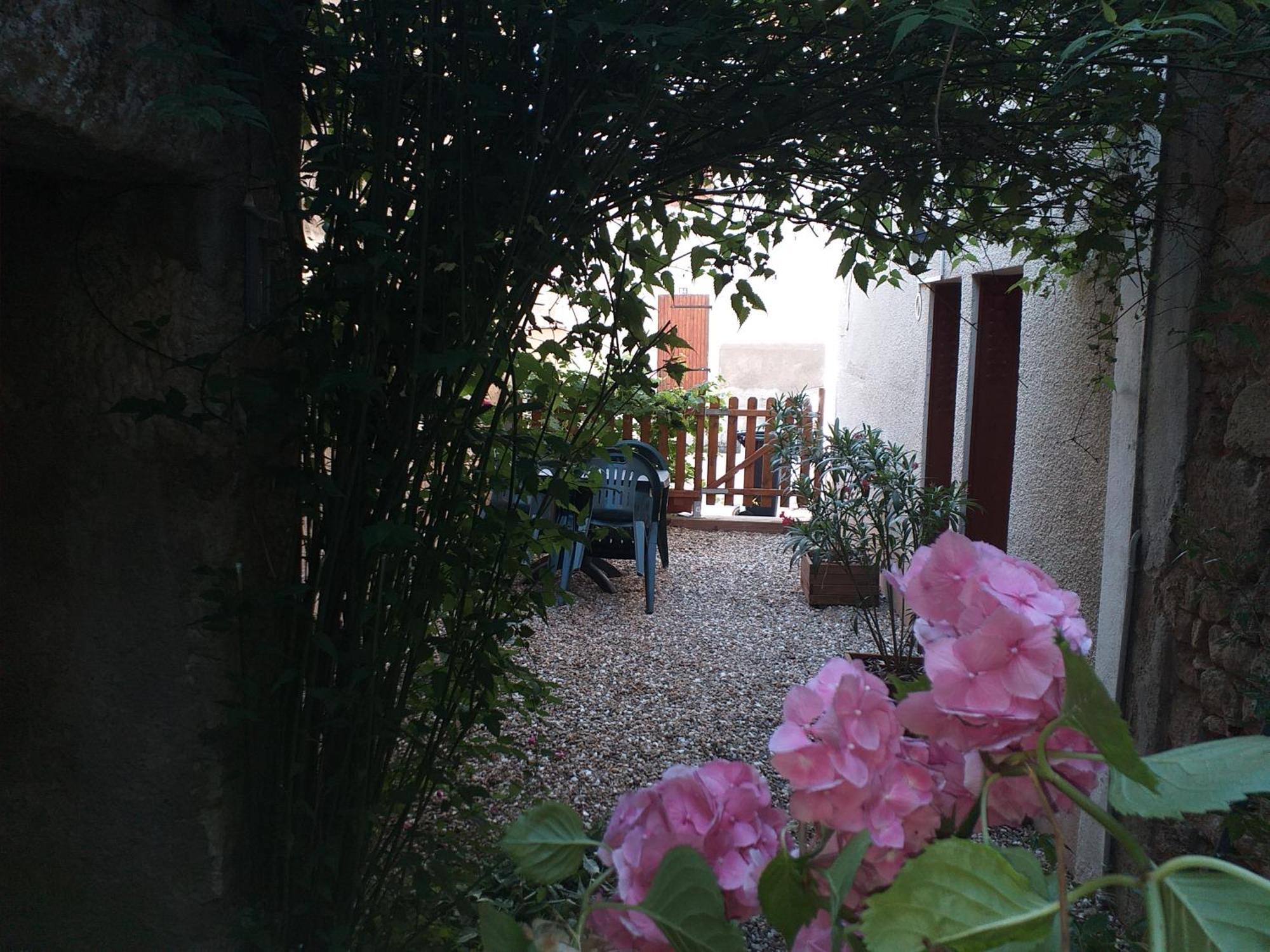 Maison Berrichonne 2 Chambres Cour Et Jardin Saint-Marcel  Exterior photo